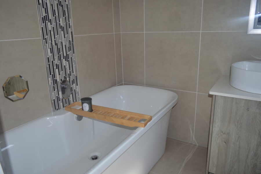 2 Bedroom Property for Sale in Flamwood North West